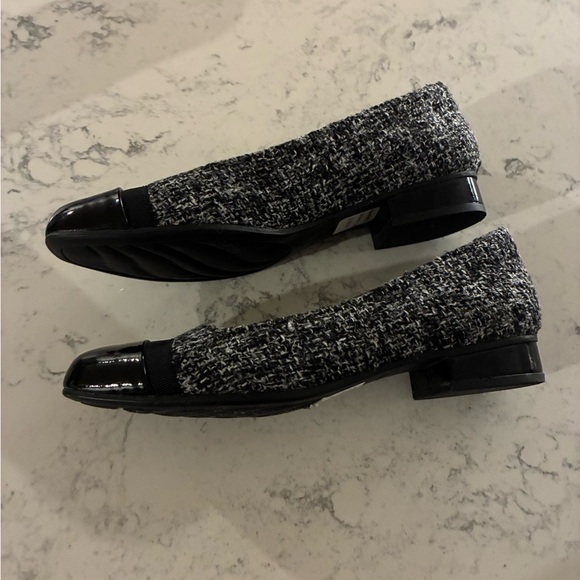 Clarks NWT sz6.5 Kesha Rosa Tweed and Black Patent Leather  Women's Flats - Picture 4 of 9